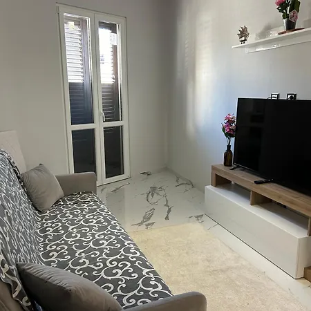 Luxury In Center Apartment *